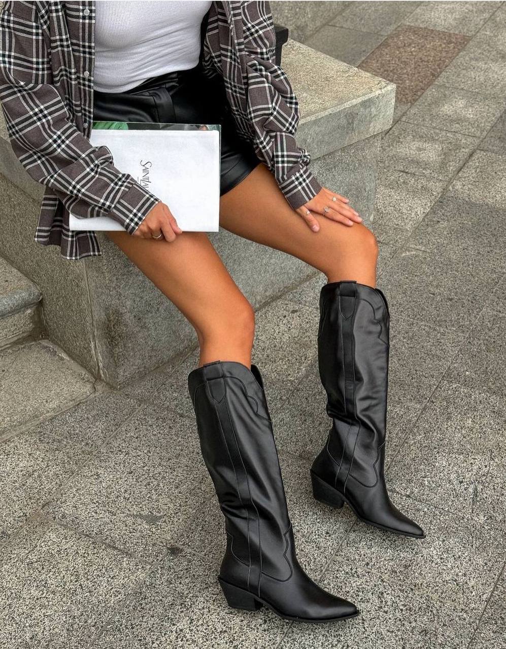 Базове взуття модних інфлюенсерів: 3 найпопулярніші моделі цієї осені